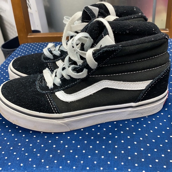 Youth Vans - Picture 4 of 5